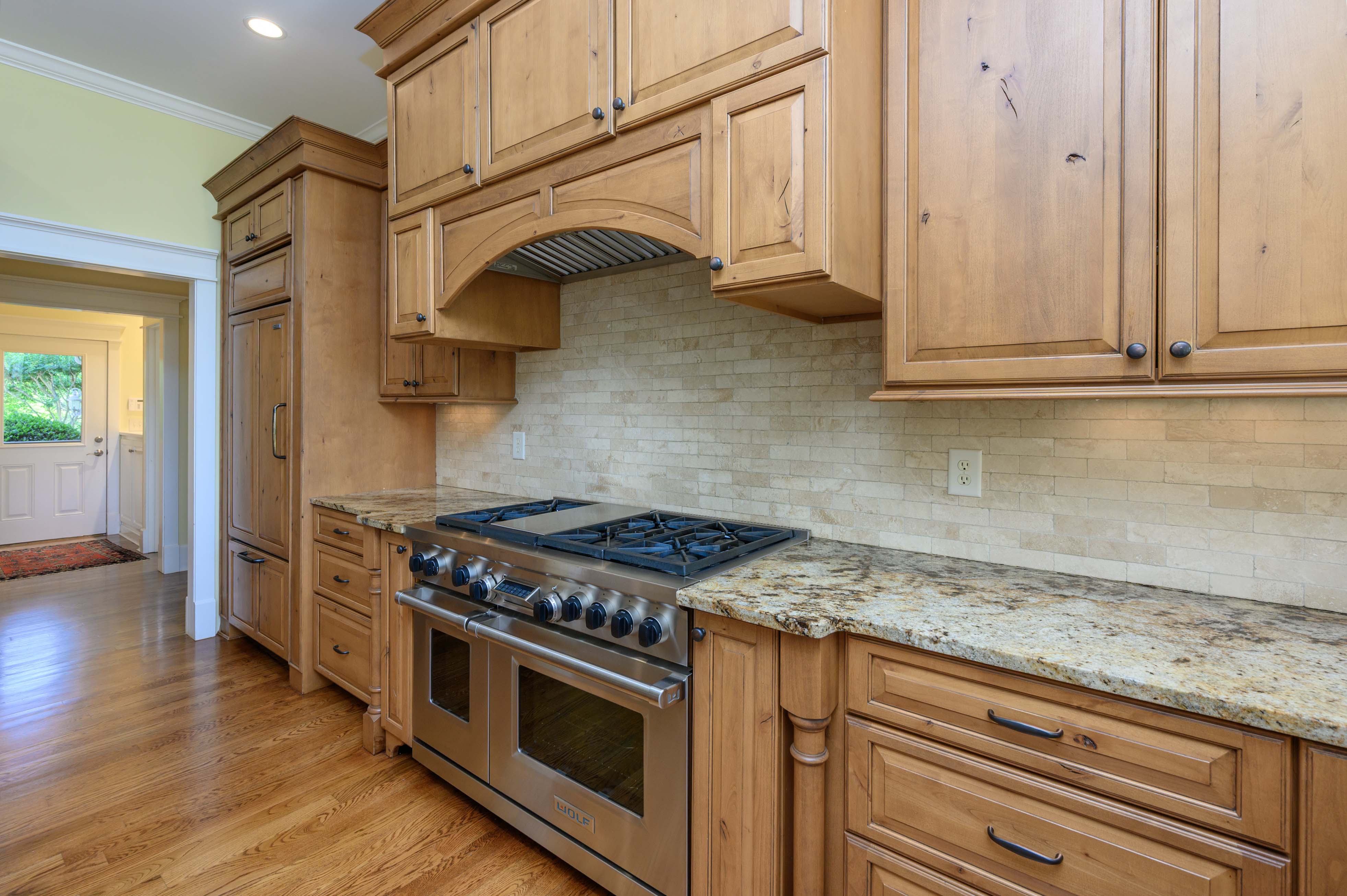1030 Alanson Court image 14